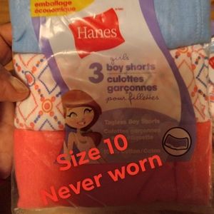 2 pk sell..Girl's 3pk panties  Size 10